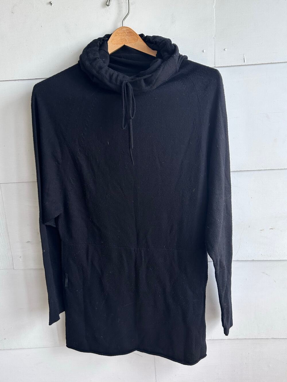 Icebreaker 100% Merino Wool Sz M Womens Sweater with Long Cowl/ Turtleneck